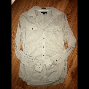 Men’s grey dress shirt